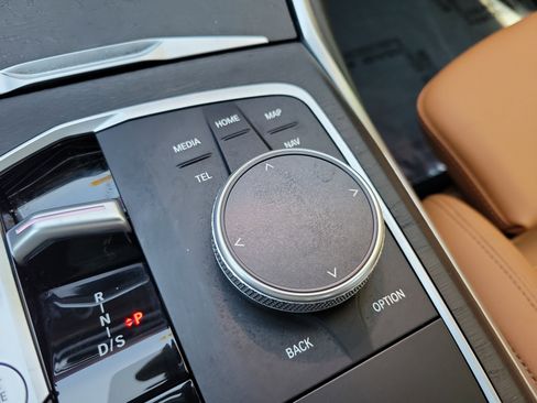 Used 2024 BMW 330i Sedan w/ Premium Package RWD image 29