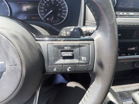 Used 2021 Nissan Rogue S FWD image 17