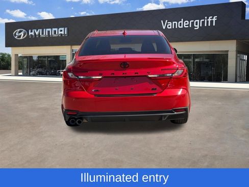 Used 2025 Toyota Camry SE w/ Convenience Package image 9