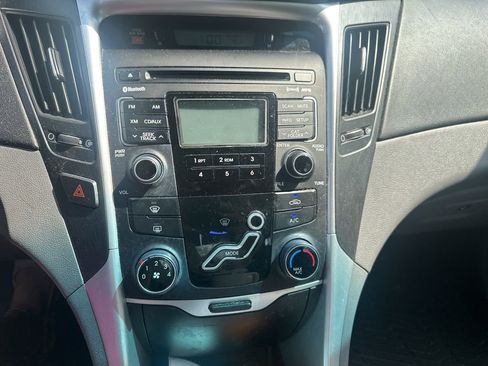 Used 2011 Hyundai Sonata GLS image 12