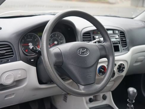 Used 2008 Hyundai Accent GS image 5