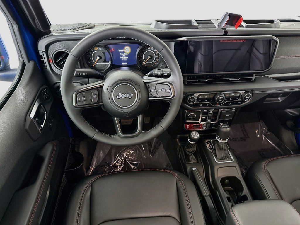 Used 2025 Jeep Wrangler Unlimited Rubicon AWD/4WD image 4