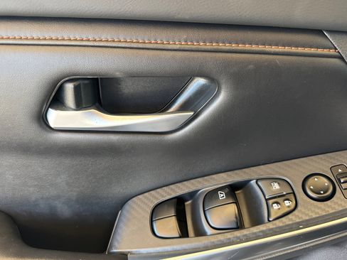 Used 2022 Nissan Sentra SR w/ Trunk Package image 12