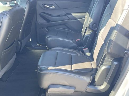 Used 2018 Chevrolet Traverse LT image 14