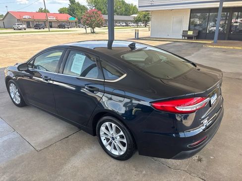 Used 2020 Ford Fusion SE FWD image 6