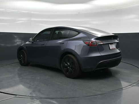 Used 2023 Tesla Model Y Long Range AWD/4WD image 5