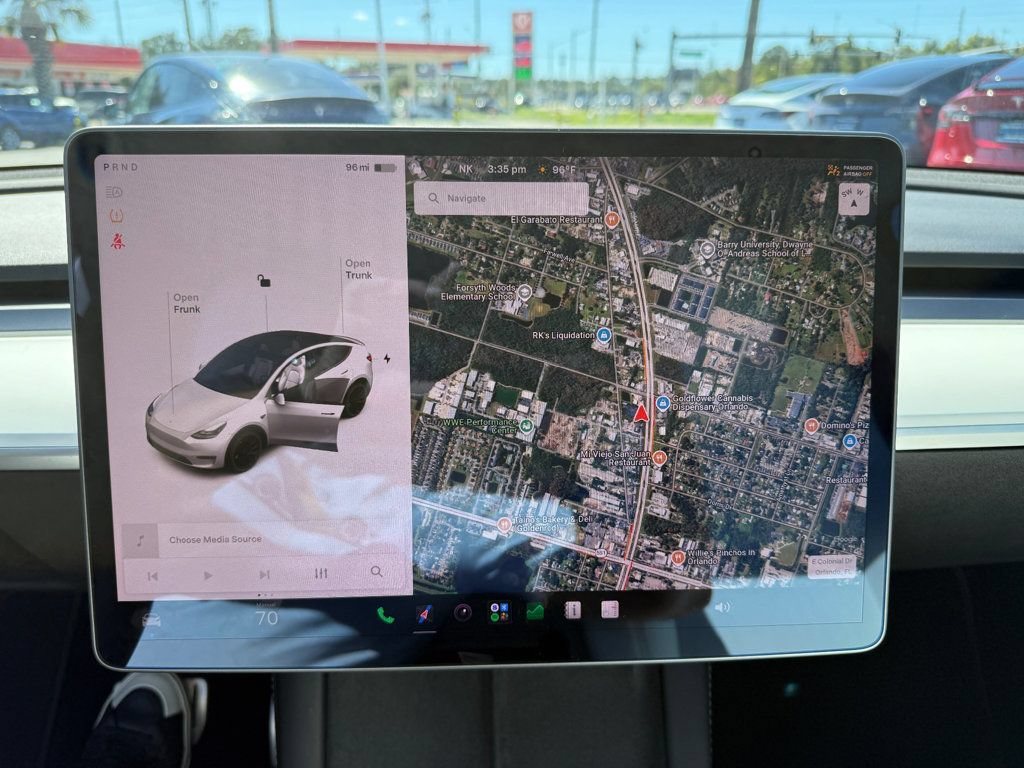Used 2022 Tesla Model Y Performance AWD/4WD image 16