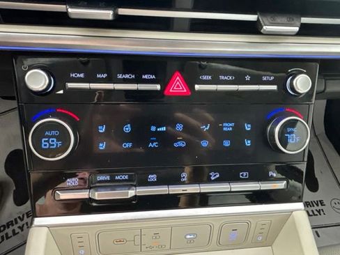 Used 2024 Hyundai Santa Fe Calligraphy AWD/4WD image 12