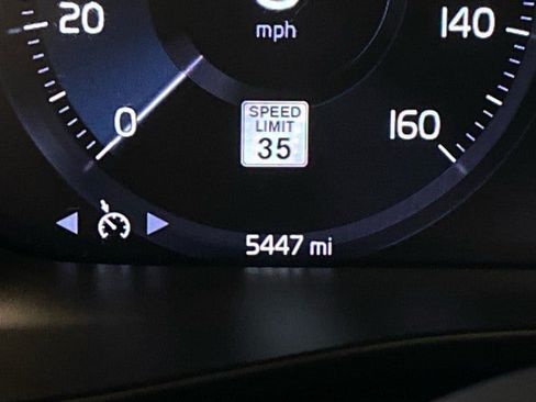 Used 2020 Volvo XC40 T5 Momentum AWD/4WD image 22