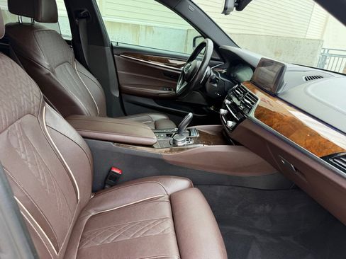 Used 2019 BMW M550i xDrive AWD/4WD image 30