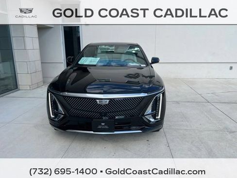 Certified 2024 Cadillac Lyriq Luxury AWD/4WD image 5