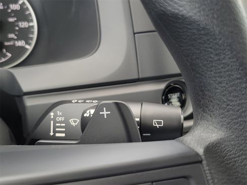 New 2025 Nissan Pathfinder S image 8