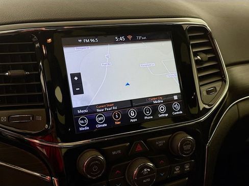 Used 2021 Jeep Grand Cherokee Limited AWD/4WD image 14