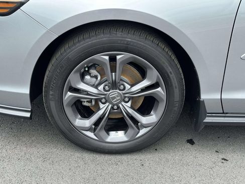 Certified 2023 Honda Accord EX image 29