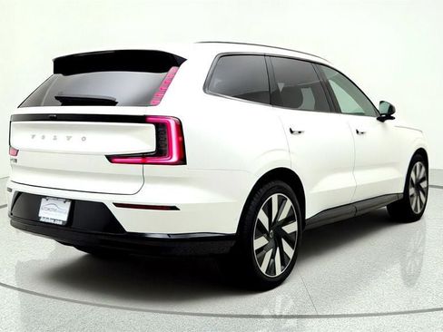 Used 2025 Volvo EX90 Ultra AWD/4WD image 5