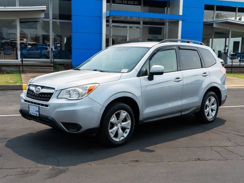 Used 2014 Subaru Forester 2.5i Premium w/ Popular Package #2 AWD/4WD image 2