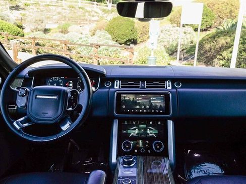 Used 2019 Land Rover Range Rover HSE image 15