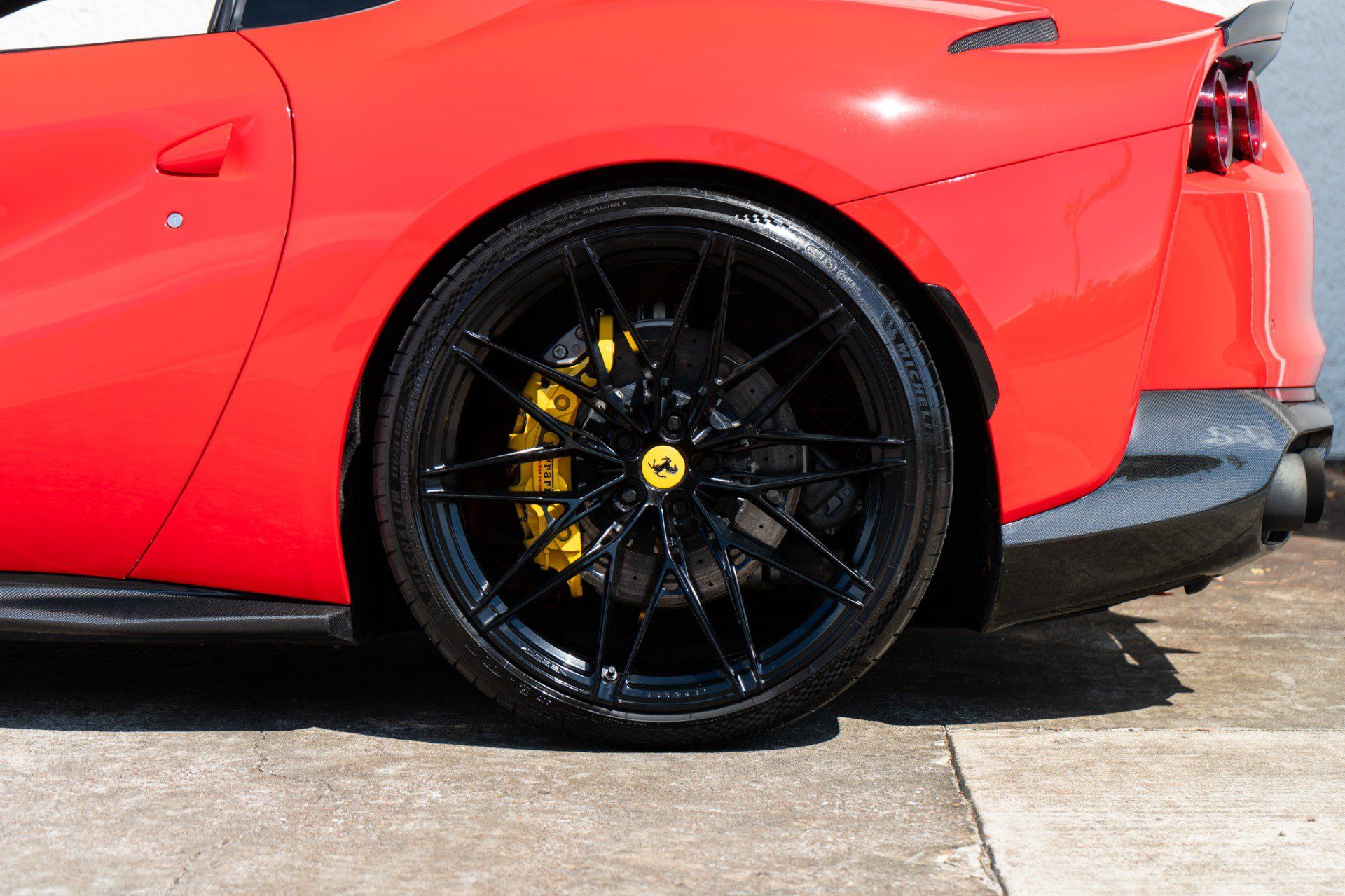 Used 2019 Ferrari 812 Superfast RWD image 45
