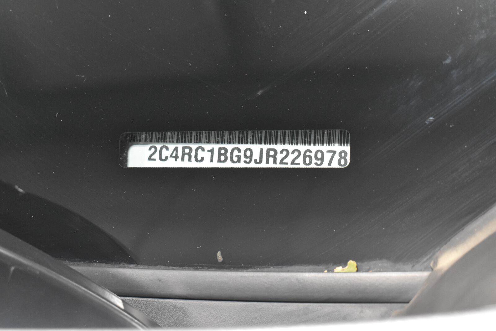 Used 2018 Chrysler Pacifica Touring-L FWD image 32