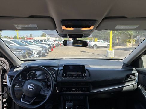 Used 2025 Nissan Rogue SV FWD image 34