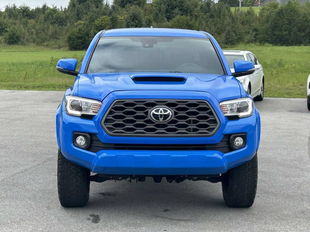 Used 2020 Toyota Tacoma TRD Sport w/ Technology Package AWD/4WD image 2