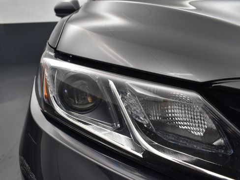 Used 2021 Toyota Camry LE FWD image 6