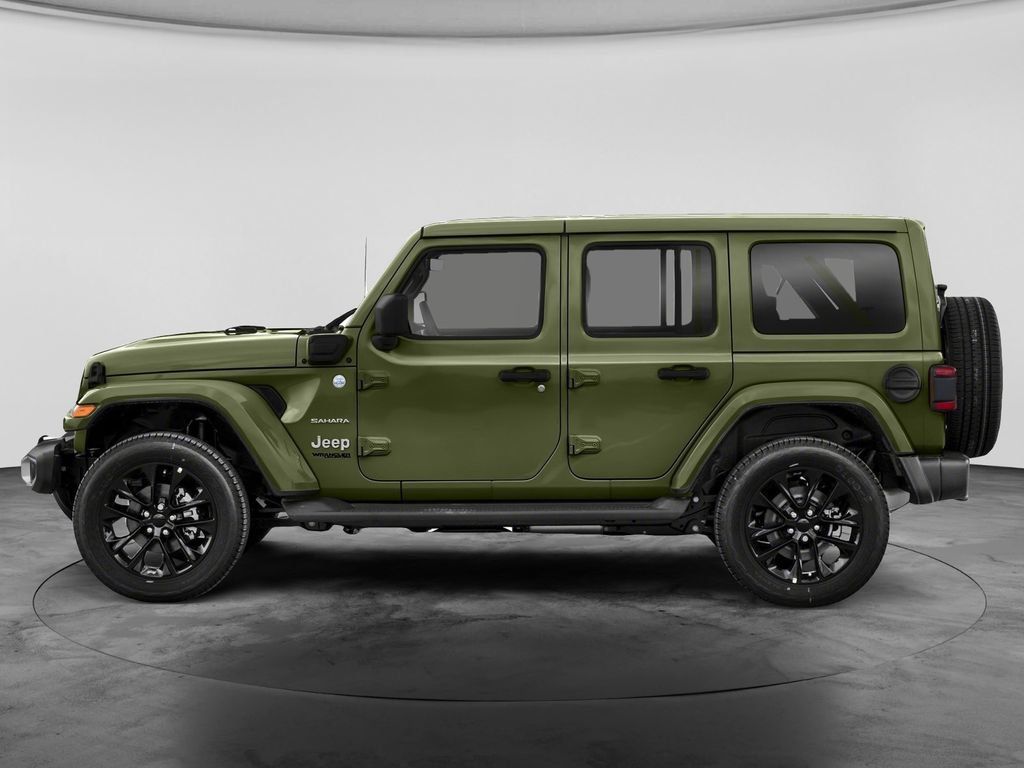 Used 2022 Jeep Wrangler Unlimited Sahara w/ Cold Weather Group AWD/4WD image 3