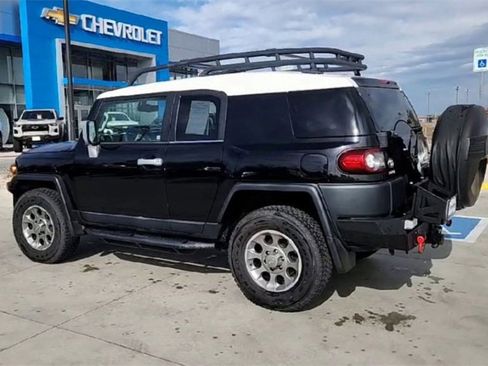 Used 2012 Toyota FJ Cruiser 4WD image 7