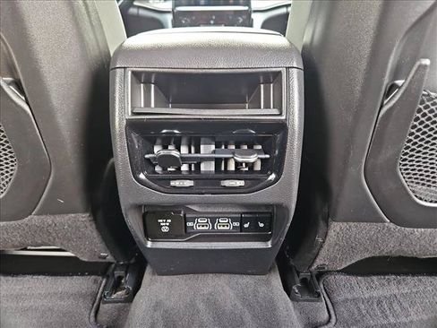 Used 2022 Jeep Grand Cherokee Limited AWD/4WD image 17