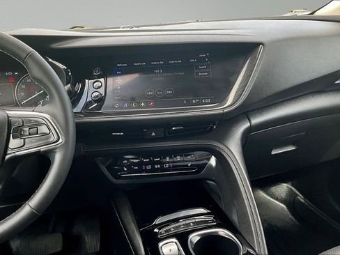 Used 2023 Buick Envision Essence image 9