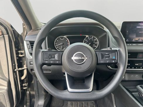 Used 2023 Nissan Rogue SV AWD/4WD image 12