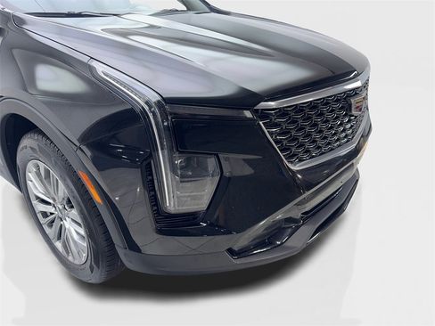 Used 2024 Cadillac XT4 Premium Luxury image 17