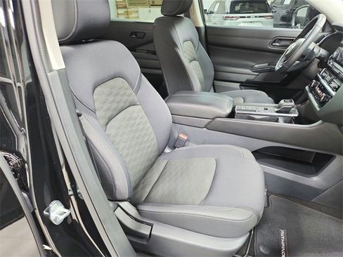 Used 2024 Nissan Pathfinder SV w/ Lighting Package (N92) image 37