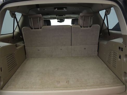 Used 2020 Chevrolet Suburban Premier w/ Premier 6.2L Value Package image 30