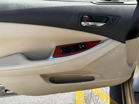 Used 2011 Lexus ES 350 FWD image 13