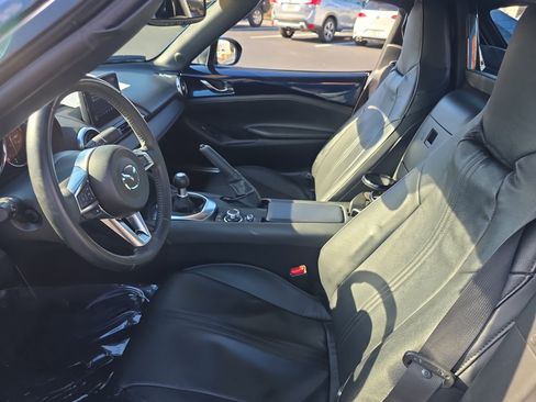 Used 2021 MAZDA MX-5 Miata RF Grand Touring image 14