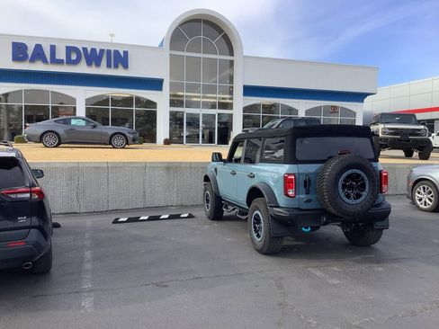 Used 2022 Ford Bronco Black Diamond w/ Sasquatch Package image 5