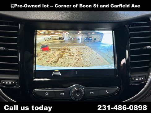 Used 2019 Chevrolet Trax LT w/ LT Convenience Package AWD/4WD image 23