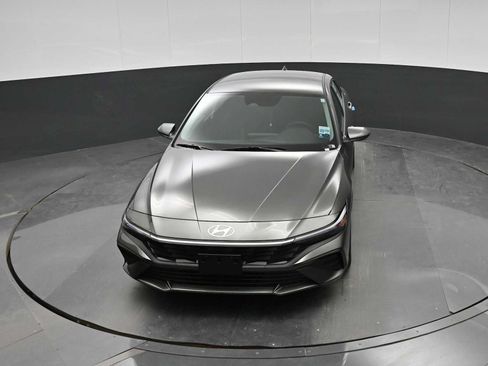 New 2026 Hyundai Elantra SE FWD image 25