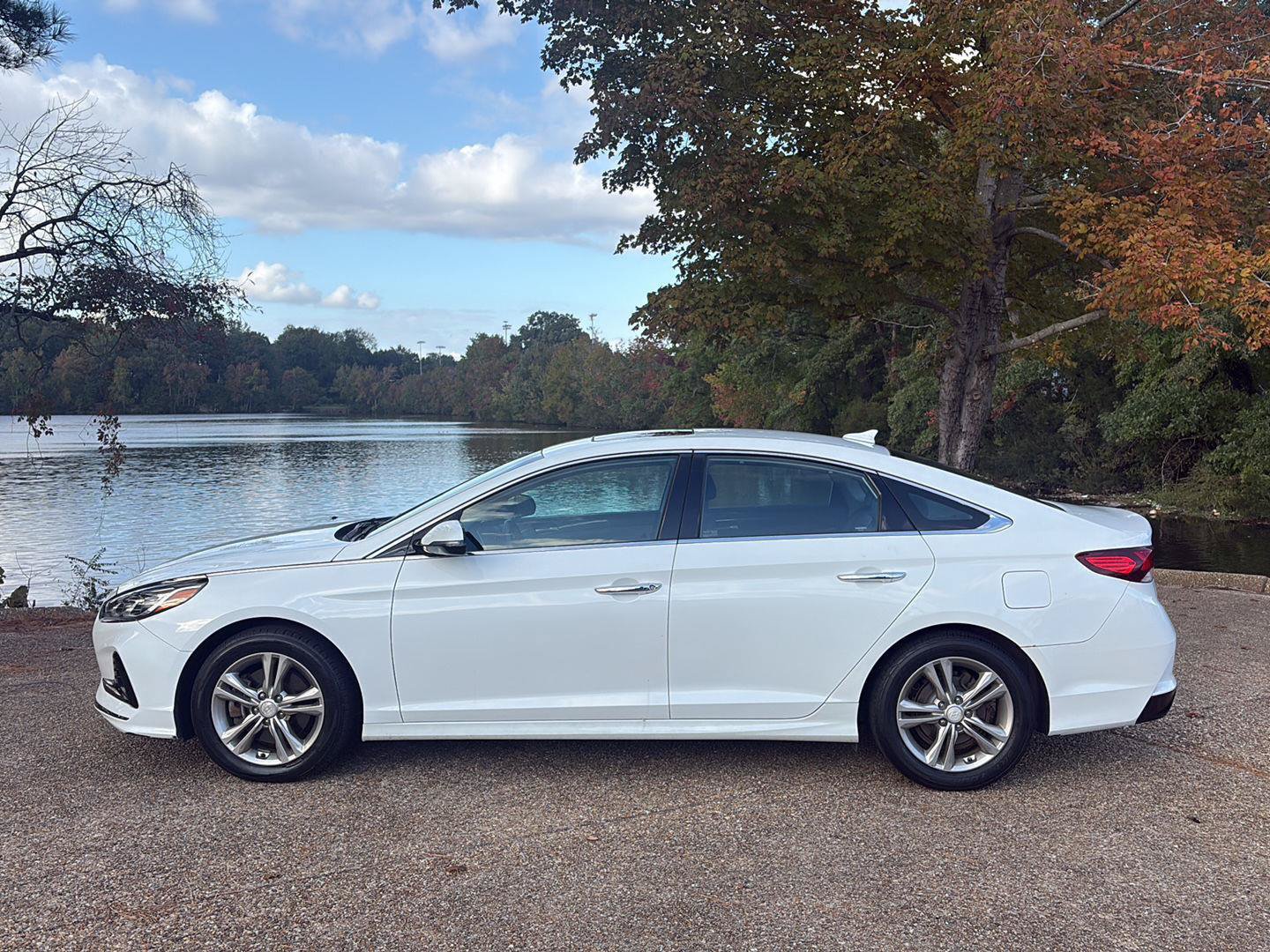 Used 2018 Hyundai Sonata Limited w/ Limited Ultimate Package 03 FWD image 10