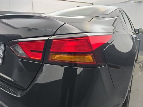 Used 2025 Nissan Altima 2.5 SV image 19