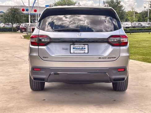 Used 2026 Honda Pilot Black Edition image 6