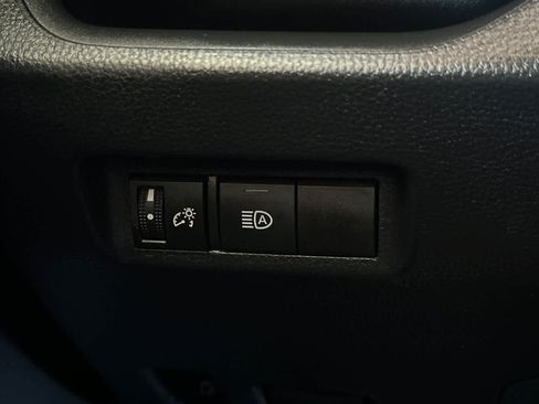 Used 2019 Toyota RAV4 LE AWD/4WD image 29