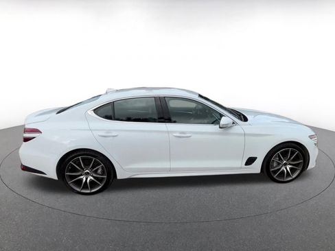 Used 2025 Genesis G70 2.5T image 15