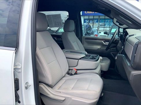Used 2025 GMC Sierra 2500 SLE AWD/4WD image 7