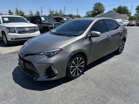 Used 2019 Toyota Corolla SE FWD image 3