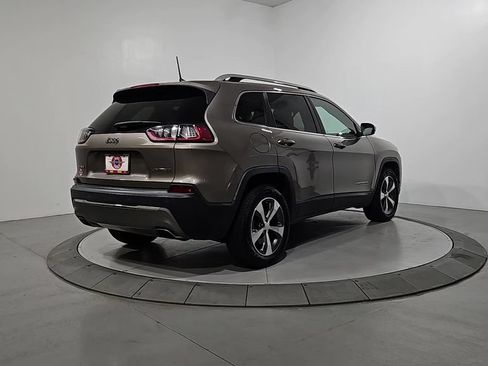 Used 2019 Jeep Cherokee Limited w/ Luxury Group AWD/4WD image 5