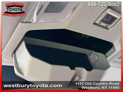 Used 2025 Toyota RAV4 XLE AWD/4WD image 34