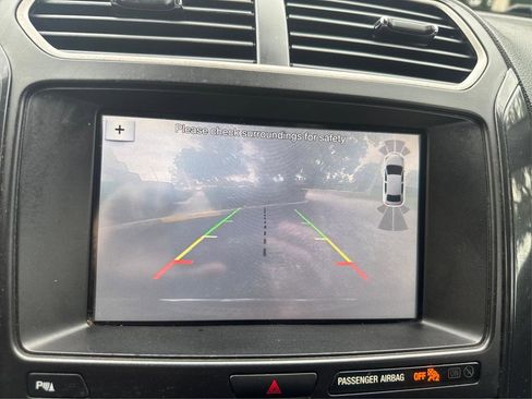 Used 2018 Ford Explorer XLT w/ Equipment Group 202A image 20