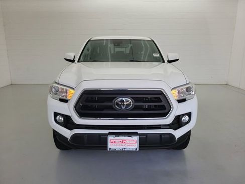 Used 2022 Toyota Tacoma SR5 RWD image 3